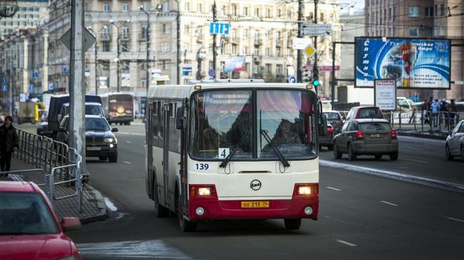 «К зиме готовы»: дорожники защитили челябинские улицы от гололёда
