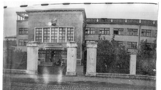 1959 год, сентябрь. Школа №48 со стороны входа