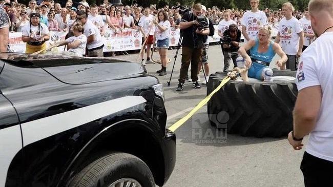 💪🏻 Самая сильная женщина России, Екатерина Зайцева из Магнитогорска, установила новый рекорд на фестивале «Сила Сибири» в Омске