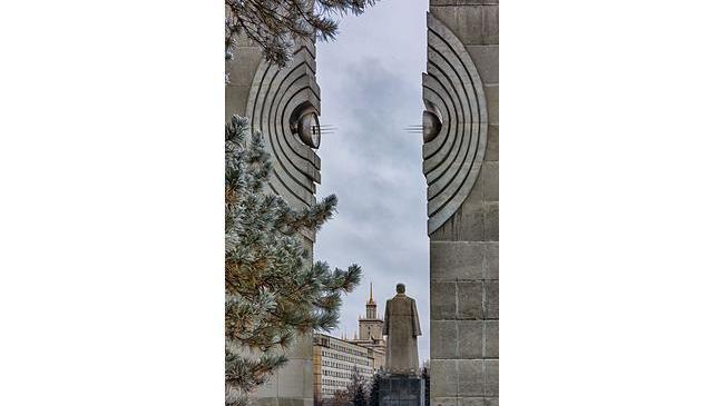 Памятник Курчатову