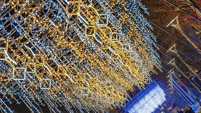 🎄 Любимый город в праздничных огнях 😃 Загадывайте новогодние желания в комментариях!