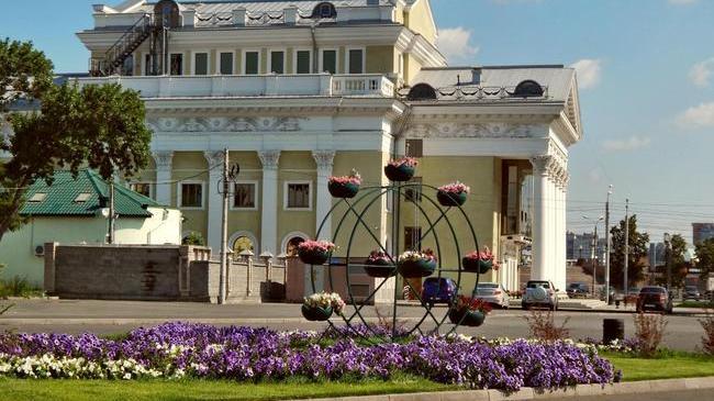 Весной Челябинск по-своему красив, все зацветает и зеленеет 😊 Ждём лето 😉 