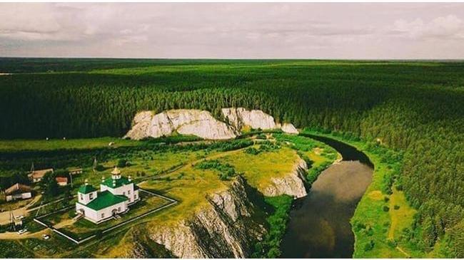 🌧Давайте в этот пасмурный осенний день полюбуемся на летнюю красоту реки Реж💚