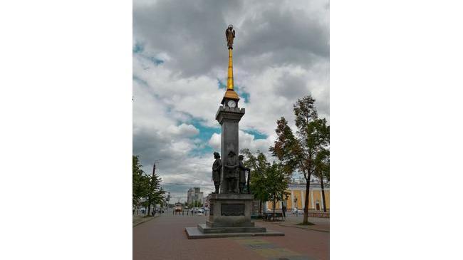 Погодка в Челябинске сегодня пасмурная 🤔 🌥, но уже к выходным синоптики прогнозируют жару до +33 ☀. А какая погода вам больше нравится? 😉