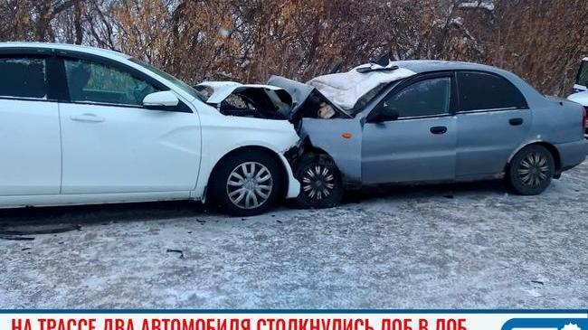 ⚠ На трассе в Челябинской области два автомобиля столкнулись лоб в лоб 