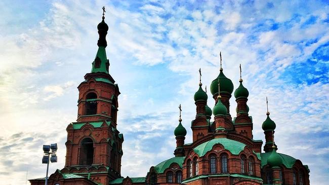 Свято-Троицкая церковь в центре Челябинска