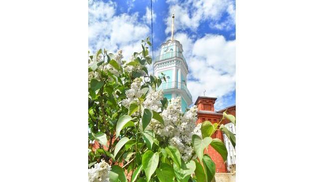 Ак-Масит (Белая мечеть) - первая мечеть в Челябинске, построенная в конце XIX века.