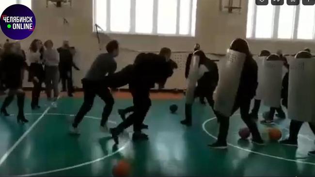 ⚡ Новый урок школьной программы - разгон митингов!