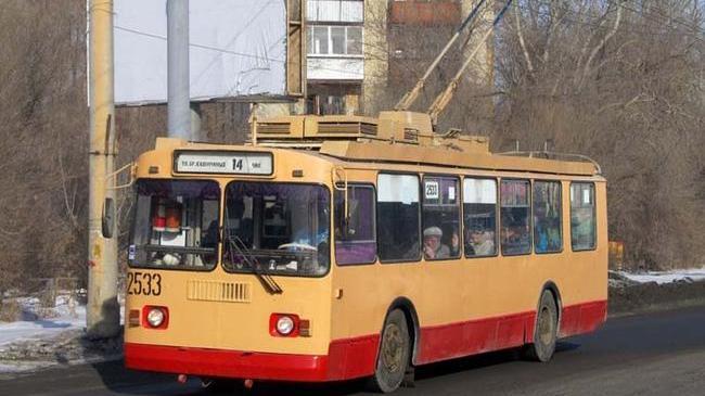 “Выпала из реальности”. Пассажирку троллейбуса в Челябинске ударило током