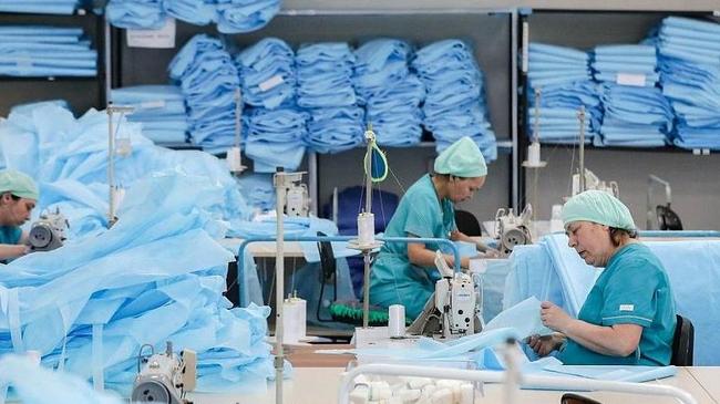 100 тысяч масок привезут сегодня в Челябинскую область