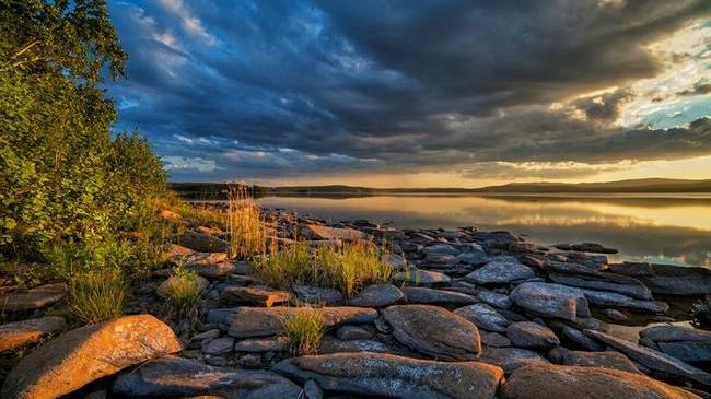 Вот и подходит к концу лето... Мы подготовили для вас подборку ярких летних закатов!