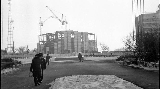 Строительство здания театра драмы, 1980 год. А вы посещали его?