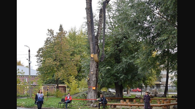 Необычный арт-объект: в Челябинске установили памятник хулиганству