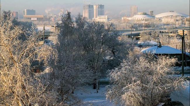 Ну привет, зима! Как вам сегодняшнее утро? Делитесь своими фото снежного Челябинска в комментариях! 👇