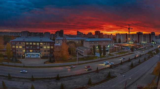 🌇 Атмосферный закат в Челябинске. Что посоветуете посмотреть субботним вечером?