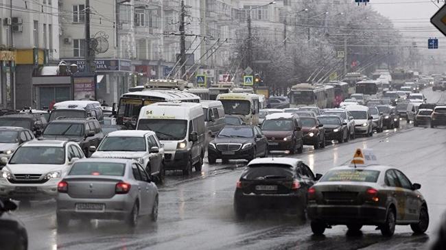 В центре Челябинска — большие пробки из-за сгоревших троллейбусных проводов