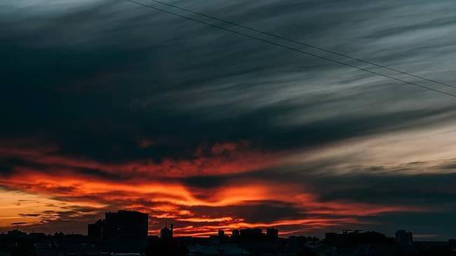 🌇 Магия закатного неба 🌇 Челябинск. ❓Как проходит ваш вечер, друзья?