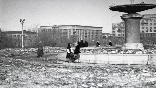 Фонтан на площади Революции в Челябинске, 1957 год