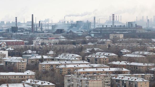 Экологи: Выбросы заводов по существующим нормам опасны для жилых районов.