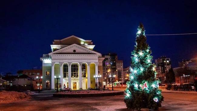 🎄 Немного новогодних челябинских красавиц! ❓ А вы уже поставили дома елочку? Делитесь фото 👇🏻
