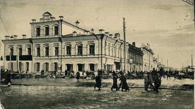 Угол Сибирской и Уфимской улиц. Открытка до 1917 г. 