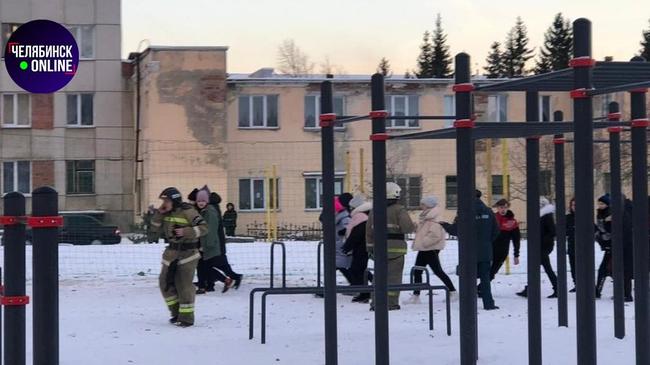 🔥 Под Челябинском эвакуировали школу из-за пожара.