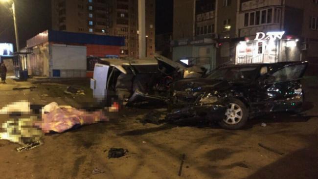 Челябинский суд начал рассматривать дело водителя Mercedes, угробившего четверых в такси 