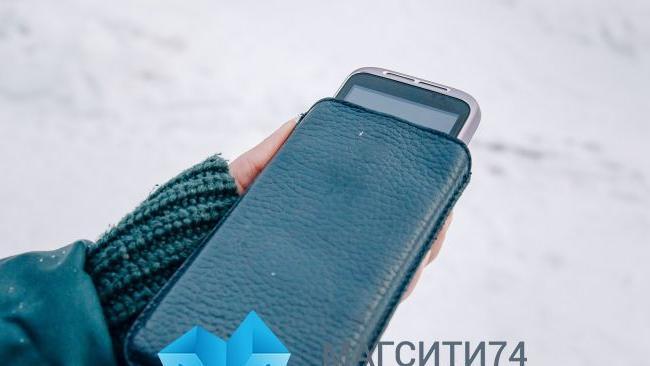 Магнитогорец получил посылку с подержанным телефоном внутри