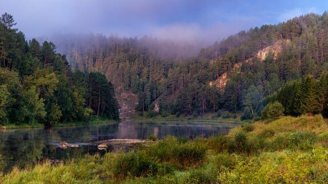 Утро на реке Ай.