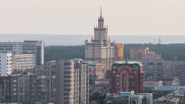 Оставила записку. С балкона высотки в центре Челябинска выпала 17-летняя школьница