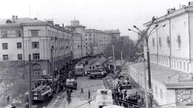 Тушение пожара в кинотеатре имени Пушкина, 31 марта 1977 года. 
