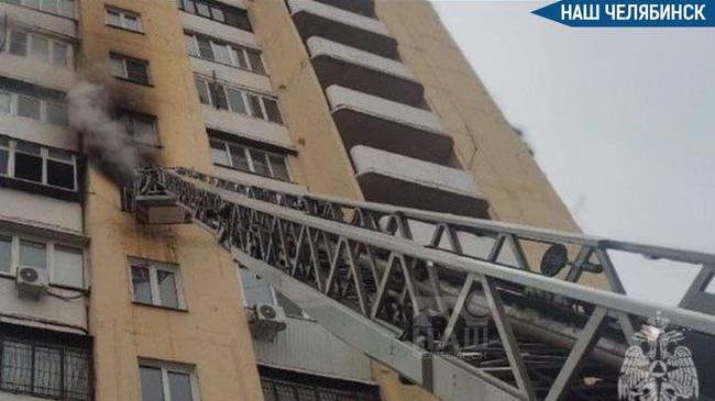 😨 Сотрудники МЧС в Челябинске спасли на пожаре двух человек