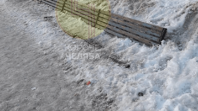 😱 Челябинские скамейки утонули в снегу 