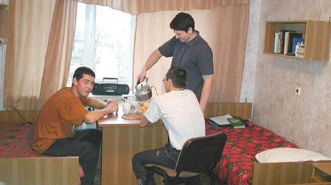 Тысячам студентов негде жить. Как в Челябинске предлагают решать проблему с общежитиями?