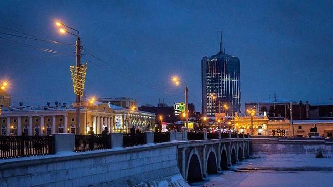  Вид на Кировский мост и ул.Кирова 🏮🏙