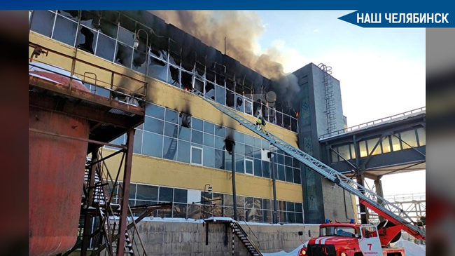 🔥 Во время пожара на территории лакокрасочного завода пострадал один человек. 