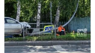 🚗 Потерял управление и врезался в светофор