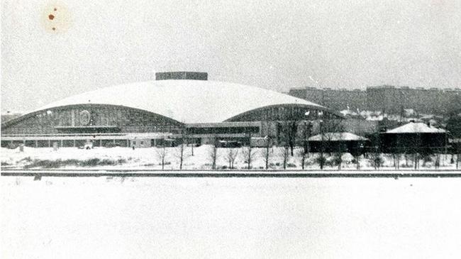 Заснеженная крыша Торгового центра, 1960-тый год