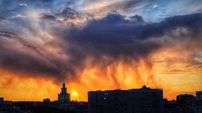 🌅 Небесный пожар в Челябинске. Проведём перекличку по городам, кто откуда ❓