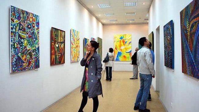 Постоянная выставка картин российских и зарубежных художников 