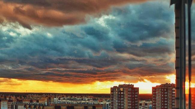 🌇 Красотища же, а? Представляете какой вид там, за теми домами на горизонте! ☺ 