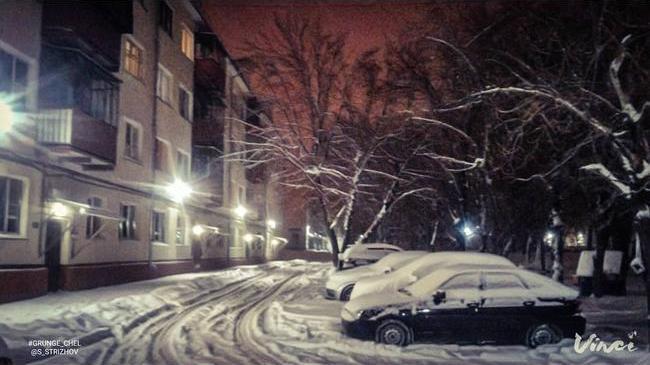 ❄ Поздний, зимний вечер. Двор на улице Ловина.