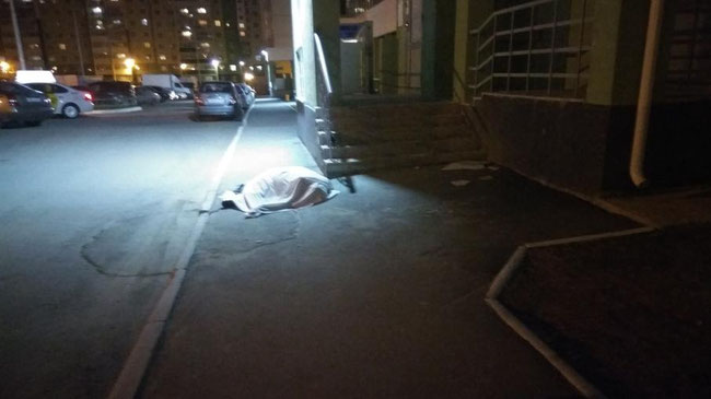 В «Парковом-2» мужчина разбился, выпав с балкона 