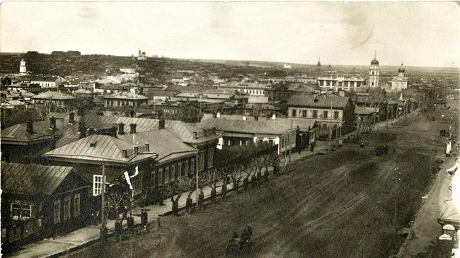 Челябинск в 1918-м, после занятия города чехословаками. Большая улица.
