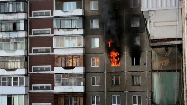 Школьник спас двух детей из горящей квартиры 