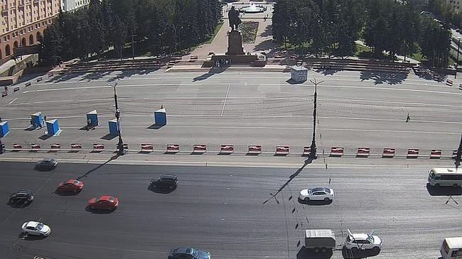 😒 Открытие ярмарки на площади Революции не состоялось.