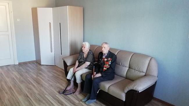 Уралец бесплатно отремонтировал квартиру ветерану ВОВ