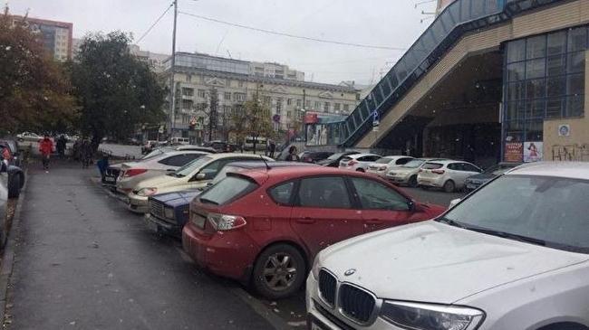 В Челябинске ликвидированы две скандальные платные парковки
