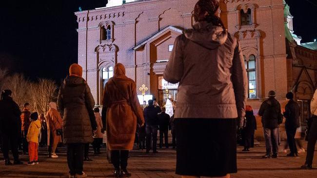 ..пасхальное богослужение в Челябинске глазами журналиста.