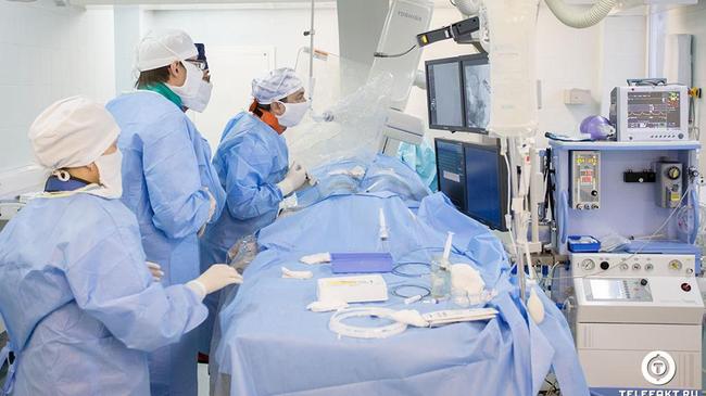 Хирурги в Челябинске впервые вживили в позвоночник обезболивающие электроды